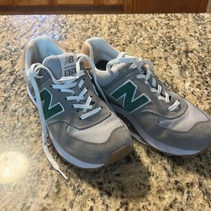 Ladies New Balance Shoes. Size 8.5